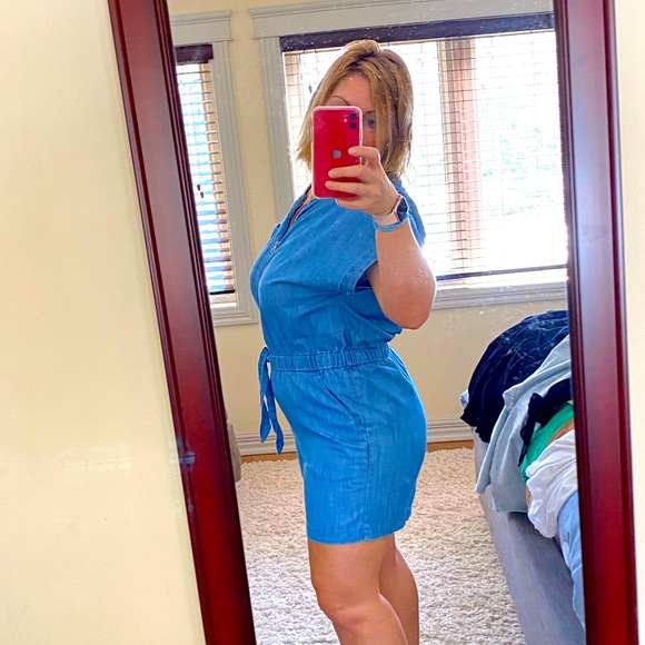 Super comfy/cute Tommy Hilfiger Romper - Picture 2 of 4